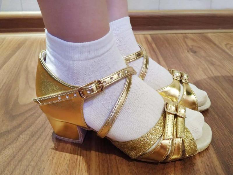 Туфли для бальных танцев для девочек золотые